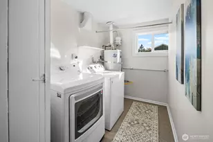 23901 59th Pl W, Lake Forest Park, WA 98043 - Photo 19