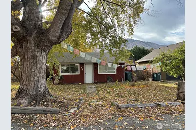 426 E Wapato Avenue, Chelan, WA 98816 - Photo 1