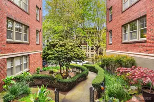 124 Warren Ave N, Seattle, WA 98109 - Photo 25