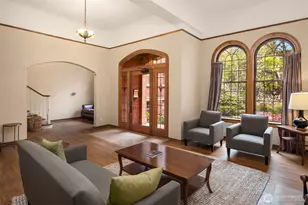 124 Warren Ave N, Seattle, WA 98109 - Photo 17