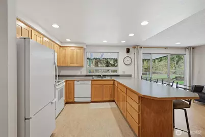 1808 Riverview Drive NE, Auburn, WA 98002 - Photo 13