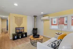 1320 N Oak Harbor St, Oak Harbor, WA 98277 - Photo 9