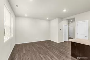 10957 188 St E, Puyallup, WA 98374 - Photo 9