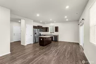 10957 188 St E, Puyallup, WA 98374 - Photo 11