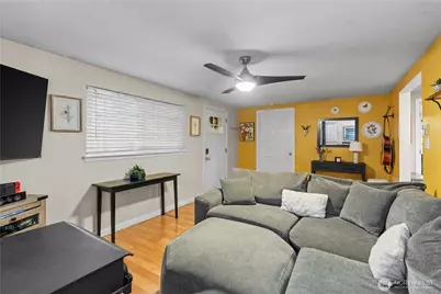 613 E 57th Street, Tacoma, WA 98404 - Photo 3