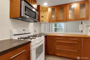 1316 SW 116th St, Seattle, WA 98146 - Photo 9