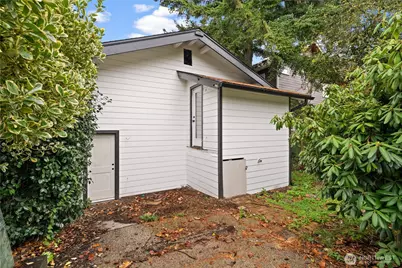 2212 N 46th Street, Seattle, WA 98103 - Photo 21