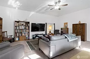 965 E Brookdale Rd, Tacoma, WA 98445 - Photo 25