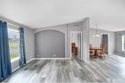 705 SW 1 Street, Castle Rock, WA 98611 - Photo 9