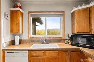 750 Potter Rd, Tieton, WA 98947 - Photo 11