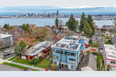 1612 SW California Avenue #D, Seattle, WA 98116 - Photo 3