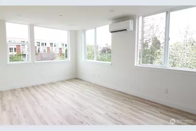 4724 31st Avenue S, Seattle, WA 98108 - Photo 9