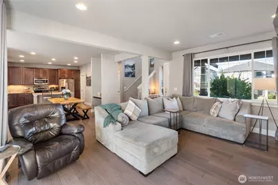 18436 Village Parkway E, Bonney Lake, WA 98391 - Photo 7