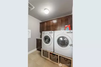 18436 Village Parkway E, Bonney Lake, WA 98391 - Photo 17