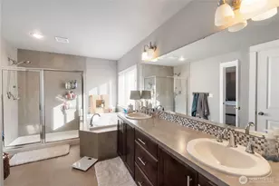 18436 Village Pkwy E, Bonney Lake, WA 98391 - Photo 23