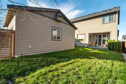 18436 Village Parkway E, Bonney Lake, WA 98391 - Photo 27