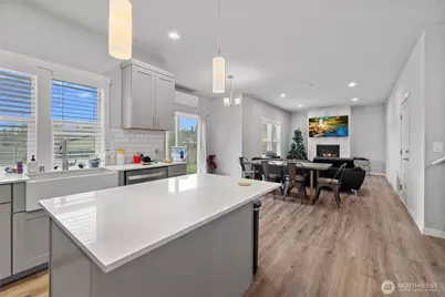 1400 E Whidbey Avenue, Oak Harbor, WA 98277 - Photo 11