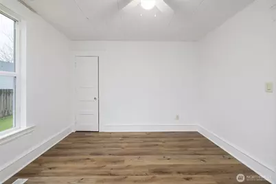 1016 E Orange Avenue, Burlington, WA 98233 - Photo 11