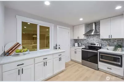 9029 4th Avenue NW, Seattle, WA 98117 - Photo 13