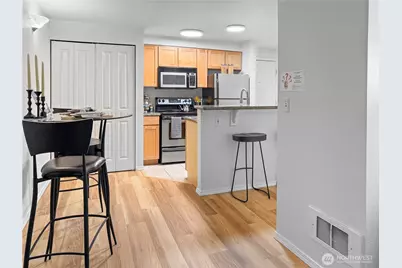 300 10th Avenue #B-105, Seattle, WA 98122 - Photo 15