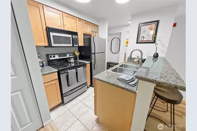 300 10th Avenue #B-105, Seattle, WA 98122 - Photo 17