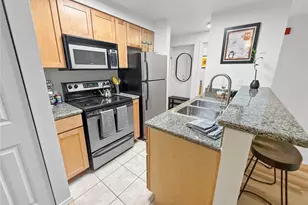 300 10th Ave, Seattle, WA 98122 - Photo 17