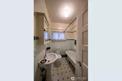 3427 Oakes Avenue, Everett, WA 98201 - Photo 11
