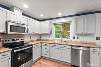 22634 Brookside Court SE, Yelm, WA 98597 - Photo 3