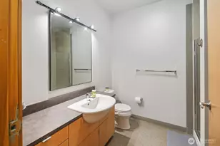 81 Vine St, Seattle, WA 98121 - Photo 29