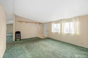 14306 Greenbelt Dr E, Bonney Lake, WA 98391 - Photo 13