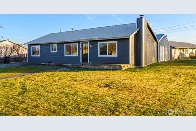 643 W Loop Drive, Moses Lake, WA 99357 - Photo 1