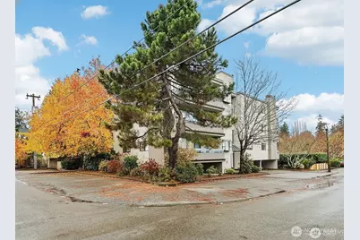 12300 33rd Avenue NE #402, Seattle, WA 98125 - Photo 25