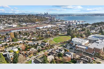 2515 27th Avenue W, Seattle, WA 98199 - Photo 3