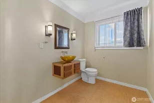 2515 27th Ave W, Seattle, WA 98199 - Photo 21