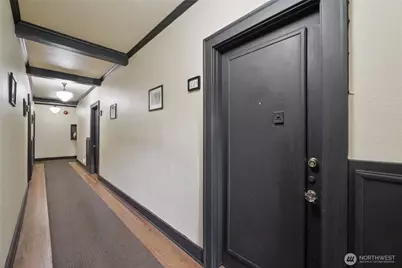 905 NE 43rd Street #108, Seattle, WA 98105 - Photo 5