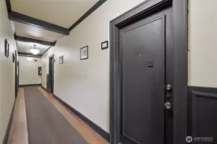 905 NE 43rd St, Seattle, WA 98105 - Photo 5