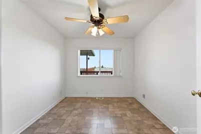 340 SE Highland Park Drive, College Place, WA 99324 - Photo 11