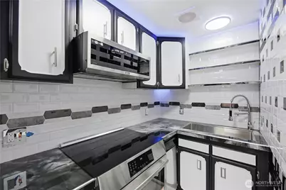 748 S Cloverdale Street #8, Seattle, WA 98108 - Photo 15