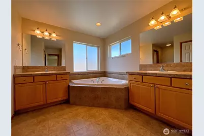 1118 S 36th Street, Renton, WA 98055 - Photo 13