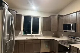 361 NE Southridge Dr, Belfair, WA 98528 - Photo 9