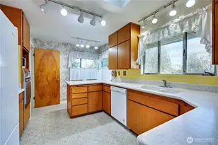 7575 Chico Way NW, Bremerton, WA 98312 - Photo 11