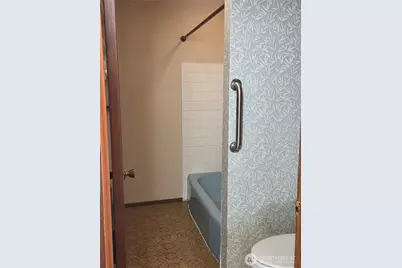 31 E Village View Drive, Allyn, WA 98588 - Photo 13