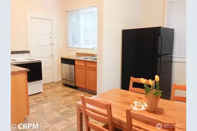 5211 19th Avenue NE, Seattle, WA 98105 - Photo 3