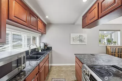 22242 24th Ave S #F46, Des Moines, WA 98198 - Photo 17