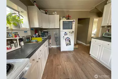 4757 35th Avenue NE, Seattle, WA 98105 - Photo 3