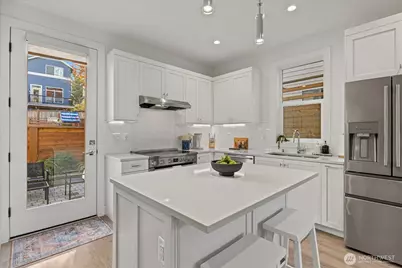 3537 NE 93rd Street, Seattle, WA 98115 - Photo 3