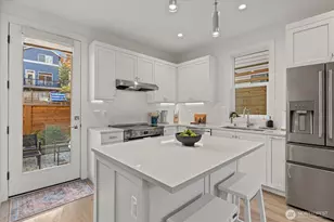 3537 NE 93rd St, Seattle, WA 98115 - Photo 3