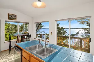 7782 Cypress Way, Anacortes, WA 98221 - Photo 19