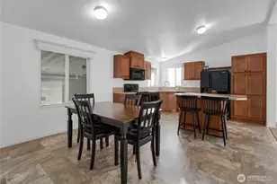 10022 191st St E, Puyallup, WA 98375 - Photo 11