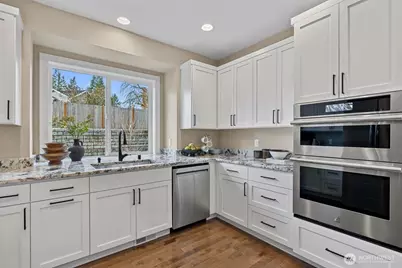 12009 SE 81st Lane, Newcastle, WA 98056 - Photo 9